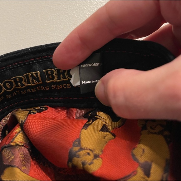 Goorin Bros newsie flat cap blue plaid cap. Amazing inside lining. Size small. - Picture 12 of 13